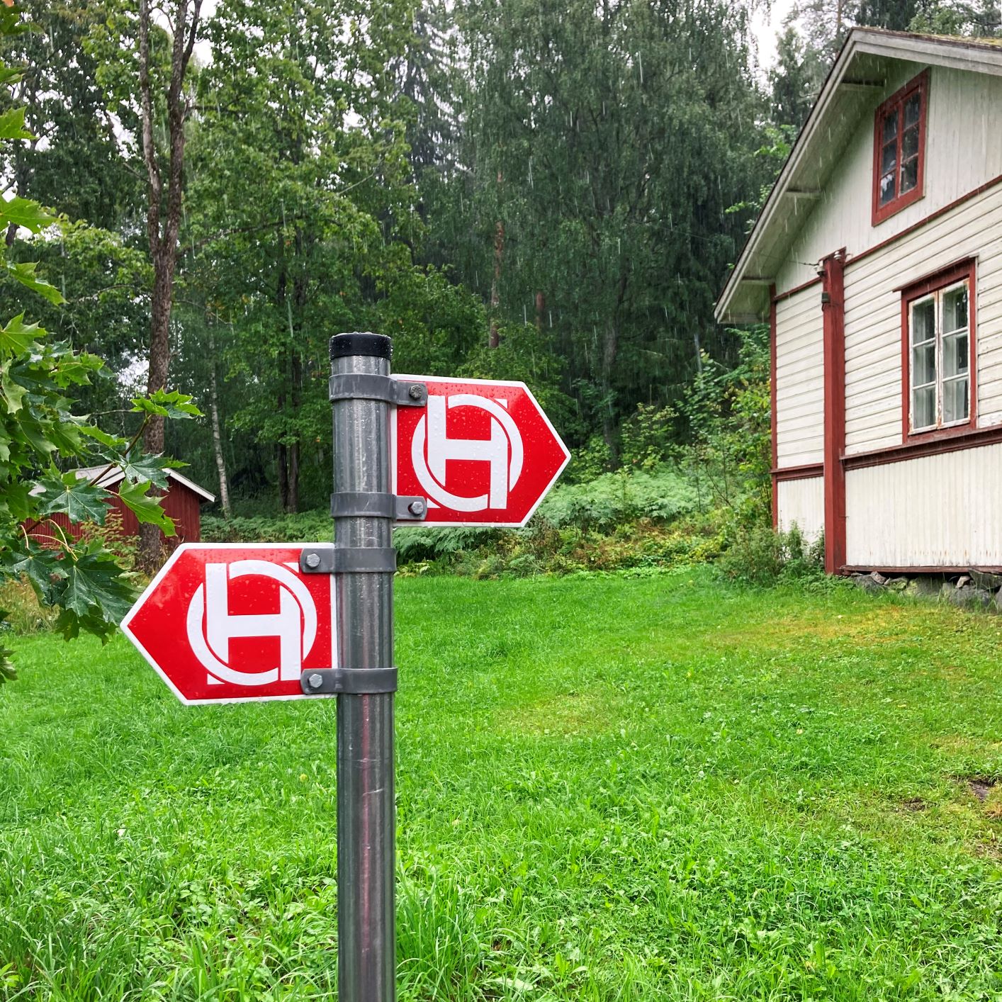 Högforsin ruukkireitin kyltit Fagerkullassa